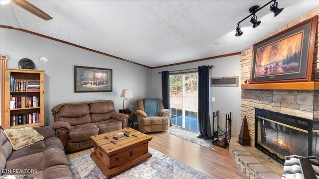 916 Scenic River Rd, Madisonville, TN 37354