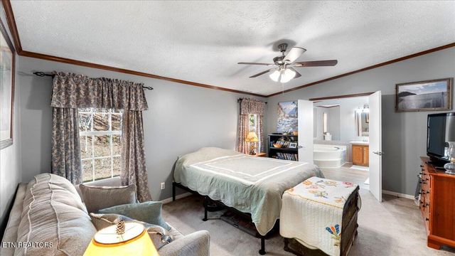 916 Scenic River Rd, Madisonville, TN 37354