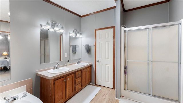 916 Scenic River Rd, Madisonville, TN 37354