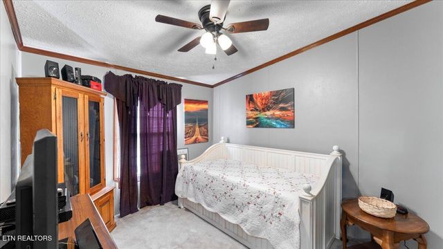 916 Scenic River Rd, Madisonville, TN 37354