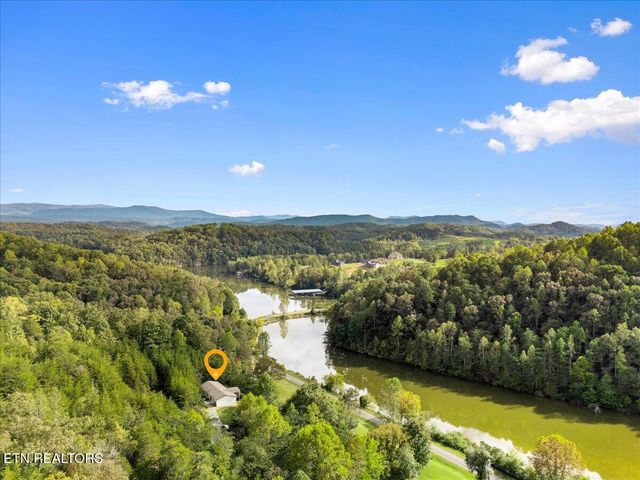 916 Scenic River Rd, Madisonville, TN 37354