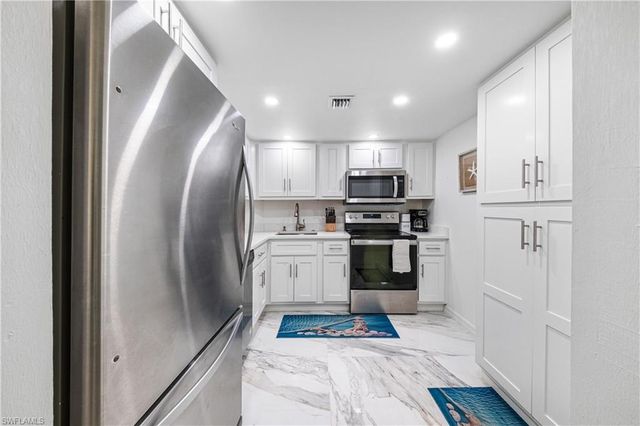 320 Seaview CT 1207, Marco Island, FL 34145