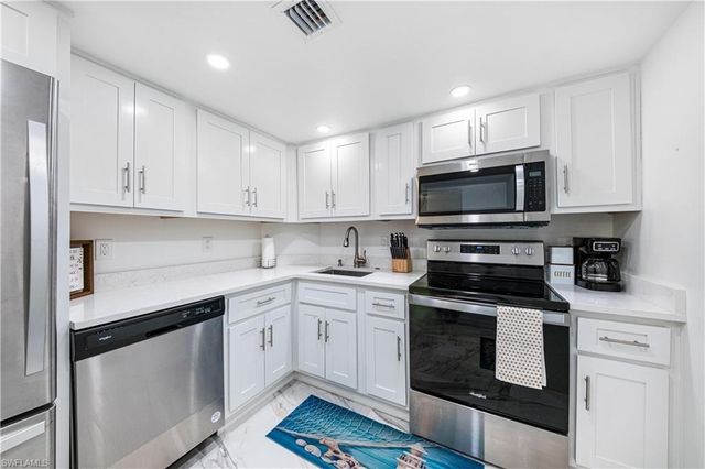 320 Seaview CT 1207, Marco Island, FL 34145