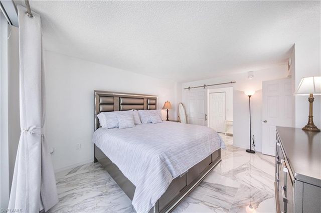 320 Seaview CT 1207, Marco Island, FL 34145