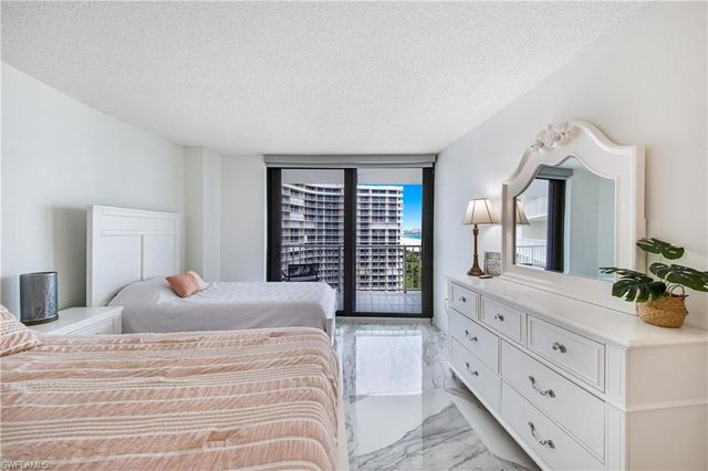 320 Seaview CT 1207, Marco Island, FL 34145