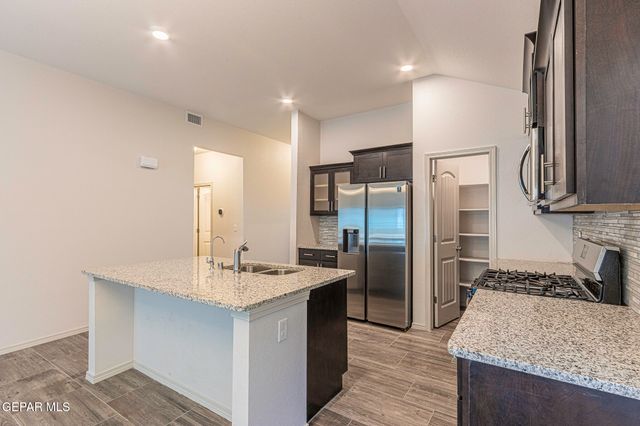 13852 October Sky Court, Horizon City, TX 79928