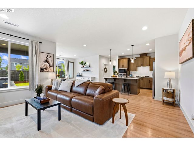 8713 N 5TH St, Ridgefield, WA 98642