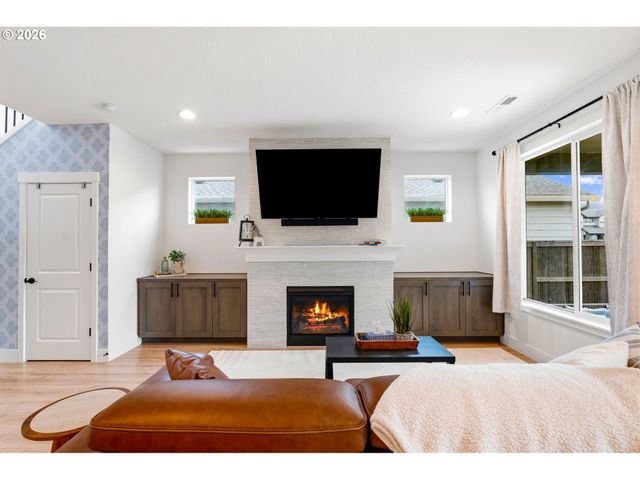 8713 N 5TH St, Ridgefield, WA 98642