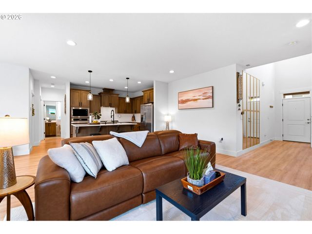 8713 N 5TH St, Ridgefield, WA 98642