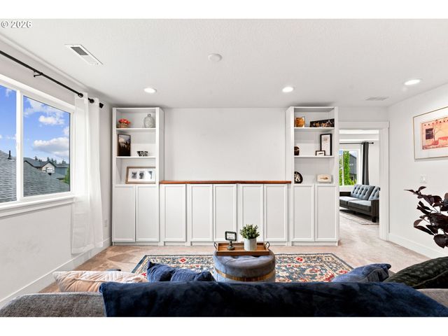 8713 N 5TH St, Ridgefield, WA 98642