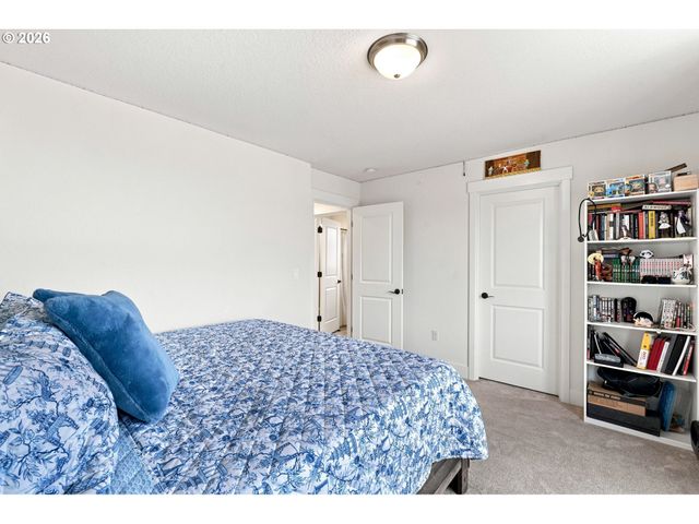 8713 N 5TH St, Ridgefield, WA 98642