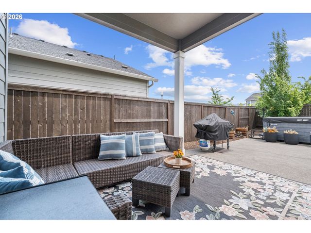 8713 N 5TH St, Ridgefield, WA 98642