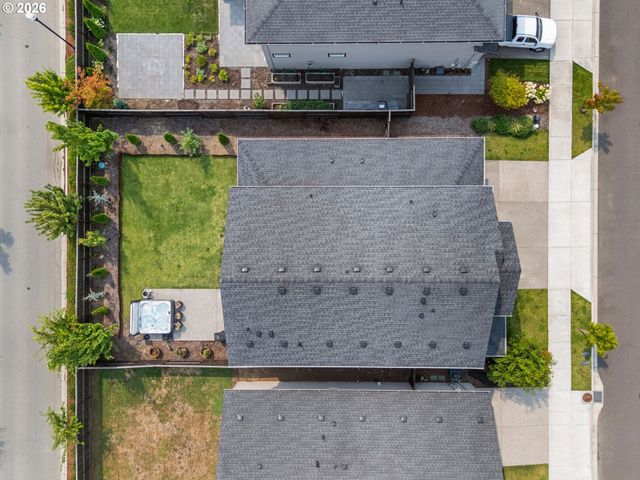 8713 N 5TH St, Ridgefield, WA 98642
