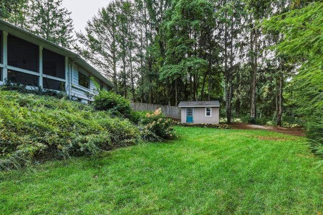 34 Skyridge Ln, Springfield, MA 01128