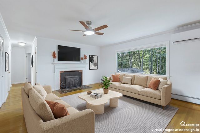 34 Skyridge Ln, Springfield, MA 01128