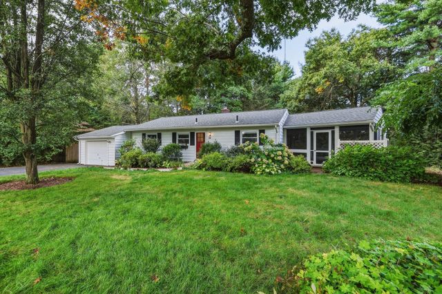 34 Skyridge Ln, Springfield, MA 01128