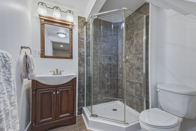 34 Skyridge Ln, Springfield, MA 01128