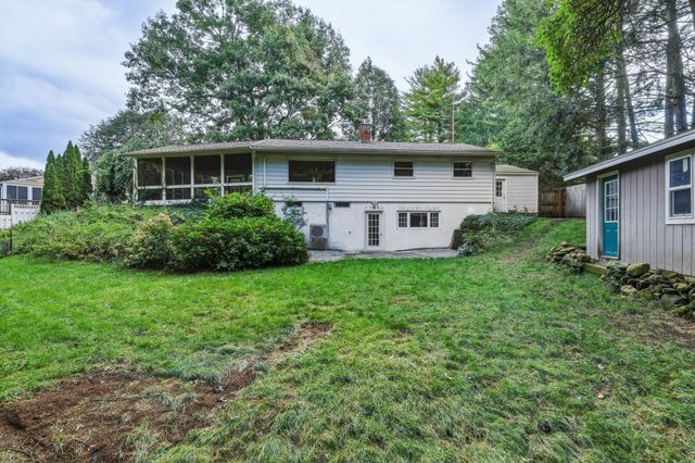 34 Skyridge Ln, Springfield, MA 01128