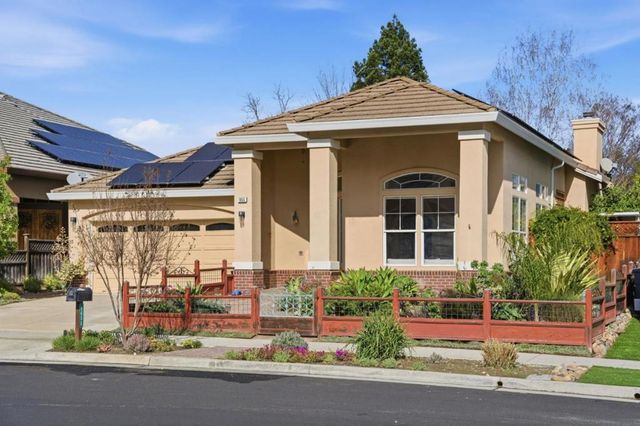 1655 Valley Oaks Drive, Gilroy, CA 95020