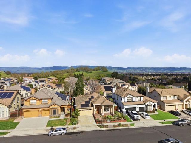 1655 Valley Oaks Drive, Gilroy, CA 95020