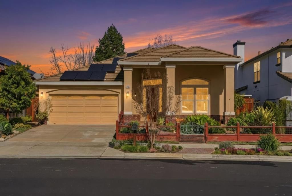 Image 1 of property listing at 1655 Valley Oaks Drive, Gilroy, CA 95020