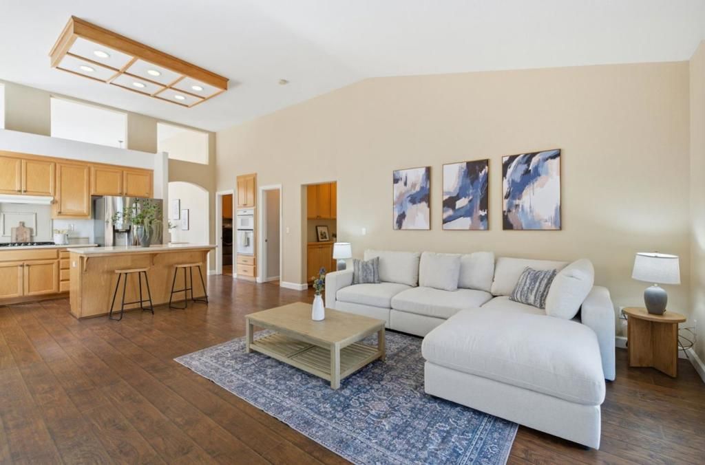 Image 15 of property listing at 1655 Valley Oaks Drive, Gilroy, CA 95020