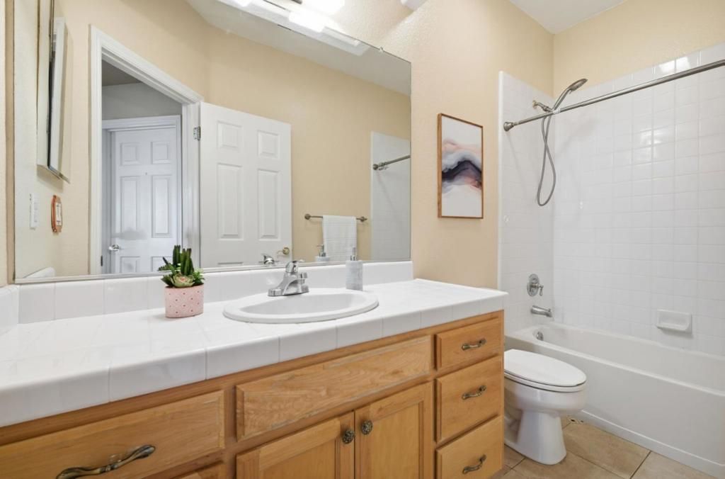 Image 24 of property listing at 1655 Valley Oaks Drive, Gilroy, CA 95020