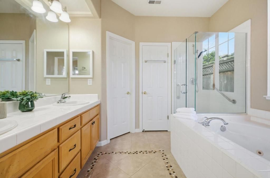 Image 29 of property listing at 1655 Valley Oaks Drive, Gilroy, CA 95020