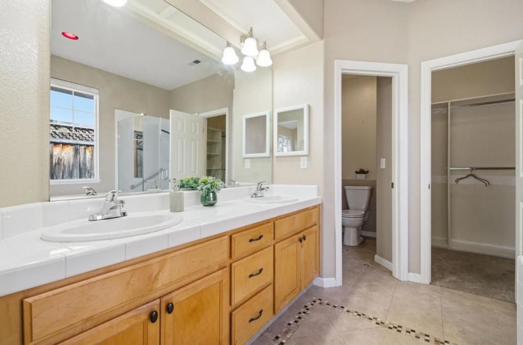 Image 32 of property listing at 1655 Valley Oaks Drive, Gilroy, CA 95020