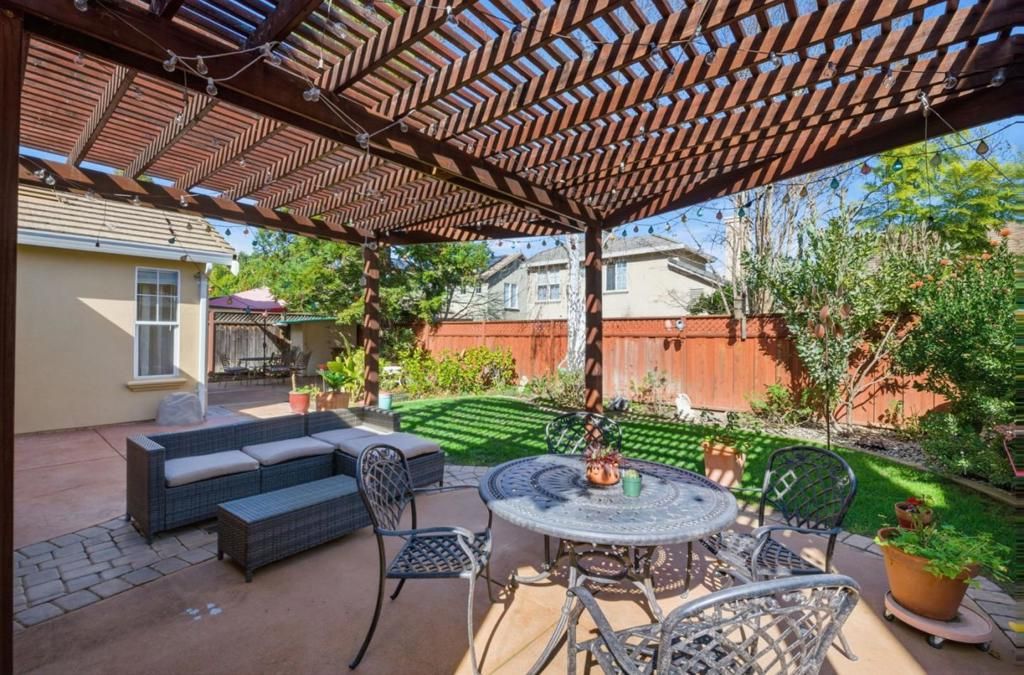 Image 34 of property listing at 1655 Valley Oaks Drive, Gilroy, CA 95020