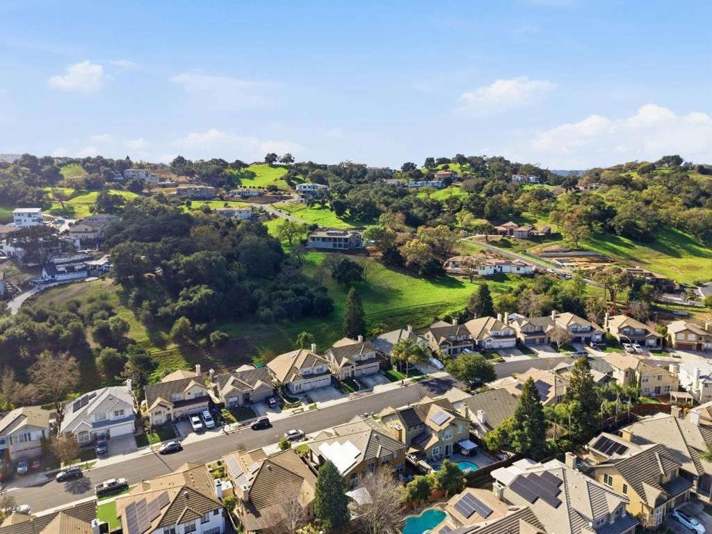 Image 43 of property listing at 1655 Valley Oaks Drive, Gilroy, CA 95020