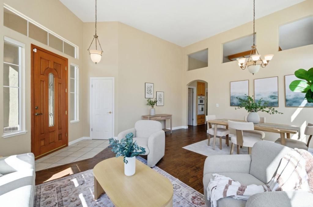 Image 5 of property listing at 1655 Valley Oaks Drive, Gilroy, CA 95020