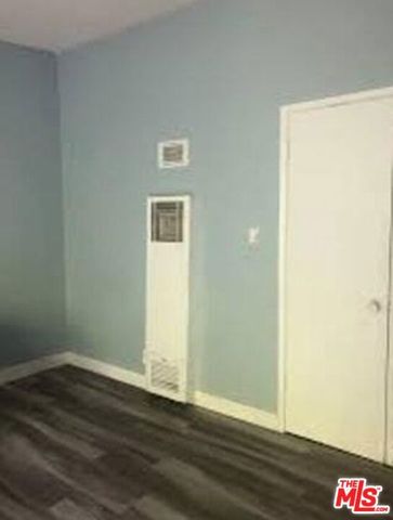 14202 Sylvan Street, Van Nuys (los Angeles), CA 91401