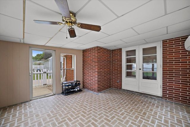 1020 E Laflin AVENUE, Waukesha, WI 53186