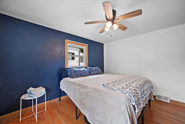1020 E Laflin AVENUE, Waukesha, WI 53186