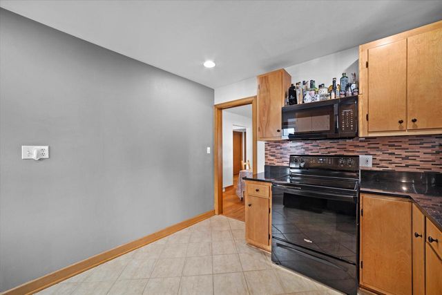 1020 E Laflin AVENUE, Waukesha, WI 53186