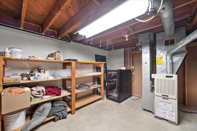 1020 E Laflin AVENUE, Waukesha, WI 53186