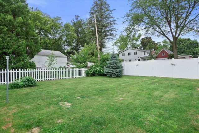 1020 E Laflin AVENUE, Waukesha, WI 53186