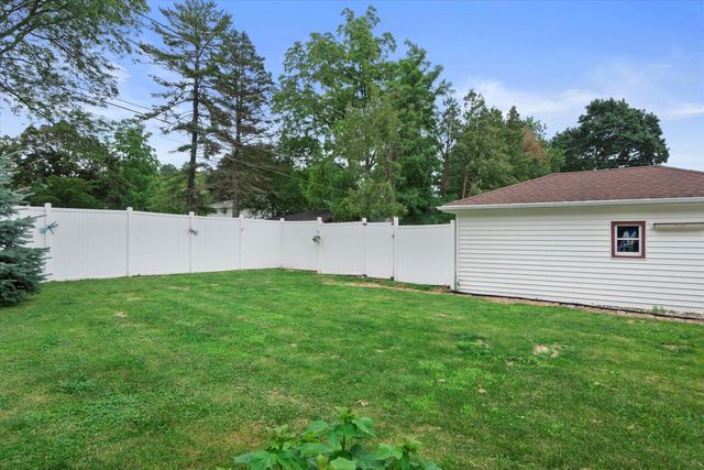 1020 E Laflin AVENUE, Waukesha, WI 53186