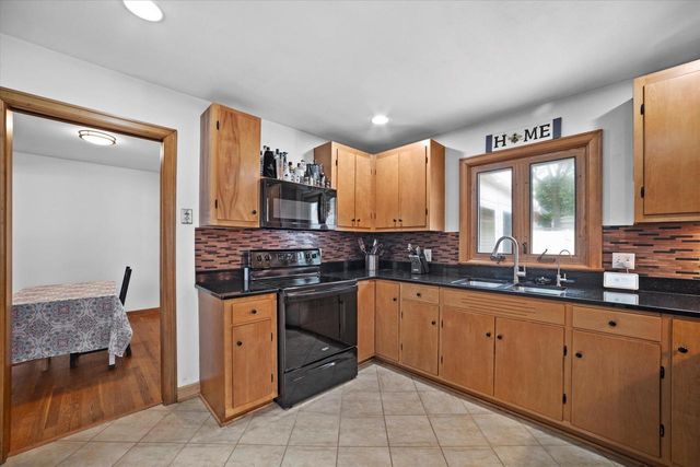 1020 E Laflin AVENUE, Waukesha, WI 53186