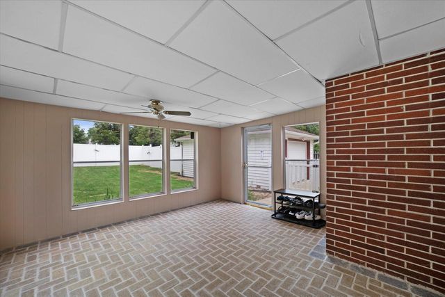 1020 E Laflin AVENUE, Waukesha, WI 53186