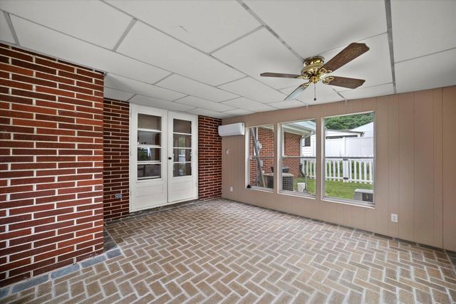 1020 E Laflin AVENUE, Waukesha, WI 53186
