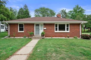 1020 E Laflin AVENUE, Waukesha, WI 53186
