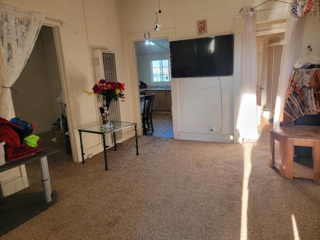 148 E Street, Fresno, CA 93706