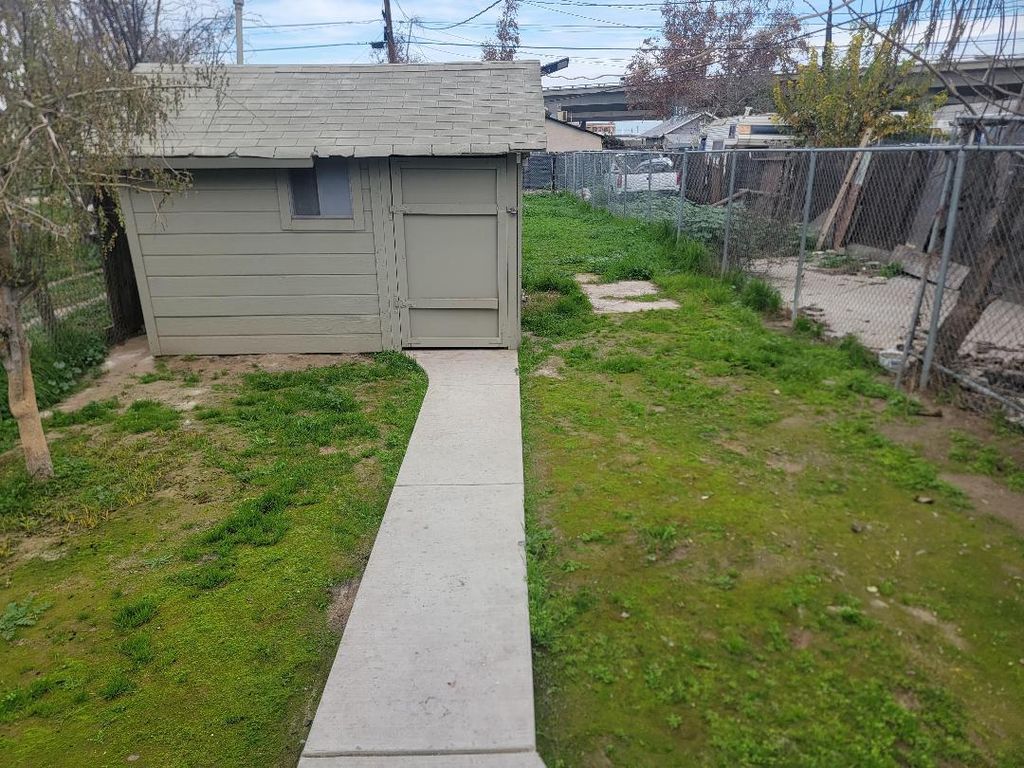 Image 8 of property listing at 148 E Street, Fresno, CA 93706