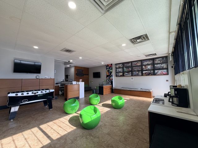 7737 S KEDZIE Avenue 7739, Chicago, IL 60652