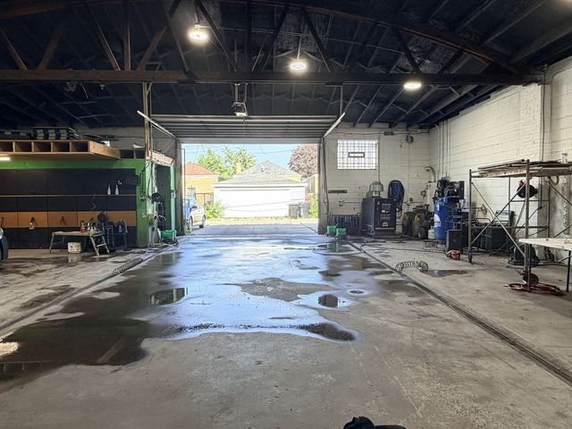 7737 S KEDZIE Avenue 7739, Chicago, IL 60652