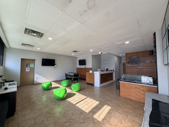 7737 S KEDZIE Avenue 7739, Chicago, IL 60652