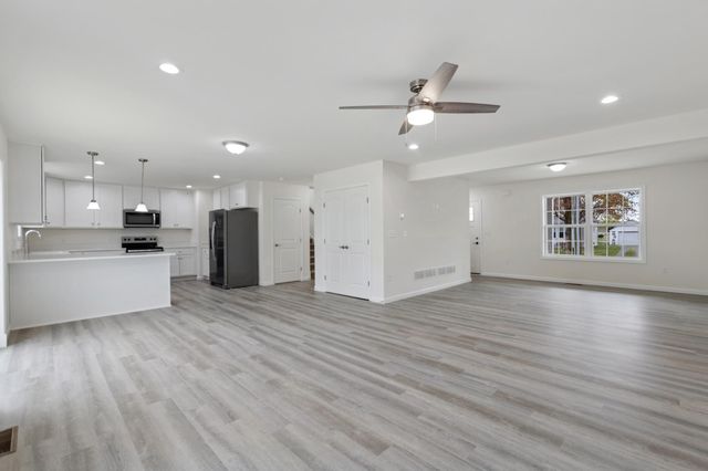 57 NEW CASTLE AVE, Felton, DE 19943