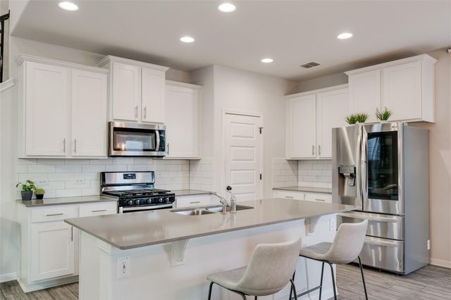 10800 Harwood Overlook PASS, Austin, TX 78747